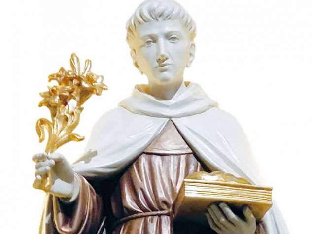 statue
