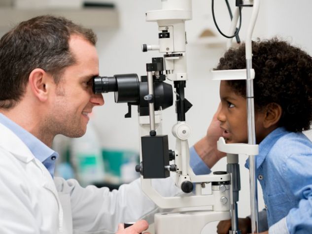 Eye surgeon