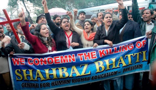 Pakistani Christians protesting against the assasination of Pakistani Minister for Minorities Affairs Shahbaz Bhatti 